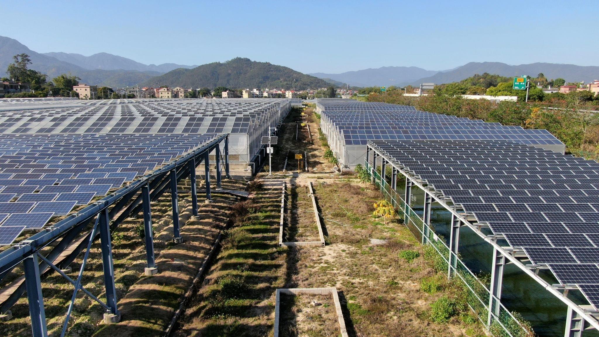 Serre solaire photovoltaïque