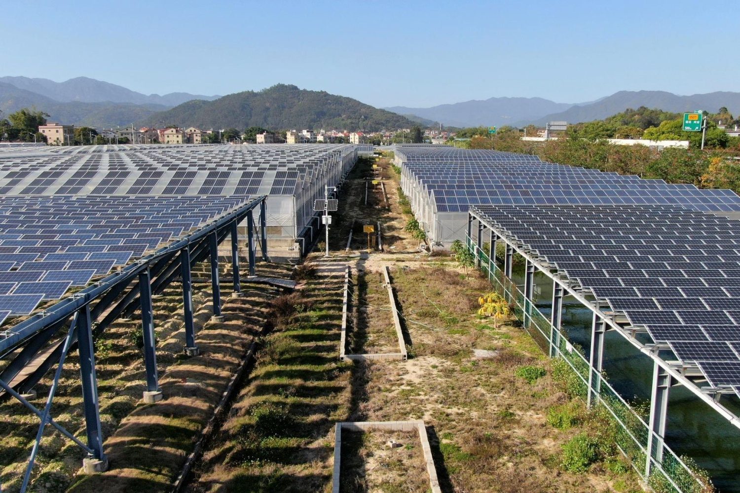 Serre solaire photovoltaïque